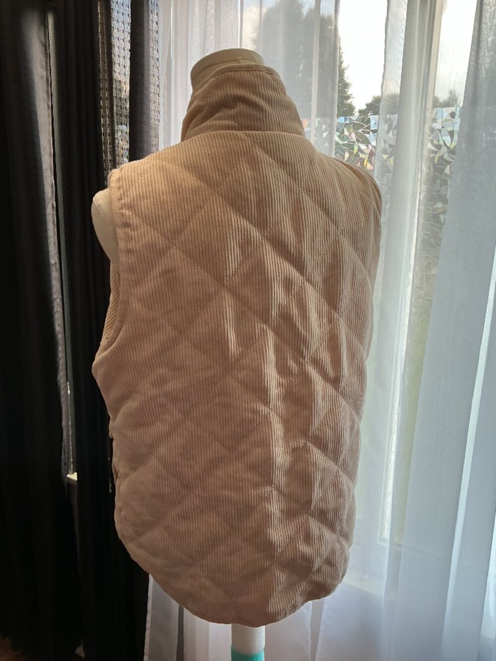 Thread & Supply Wubby Reversible Sherpa Quilted Vest Cream Beige Medium Full Zip - Picture 9 of 15